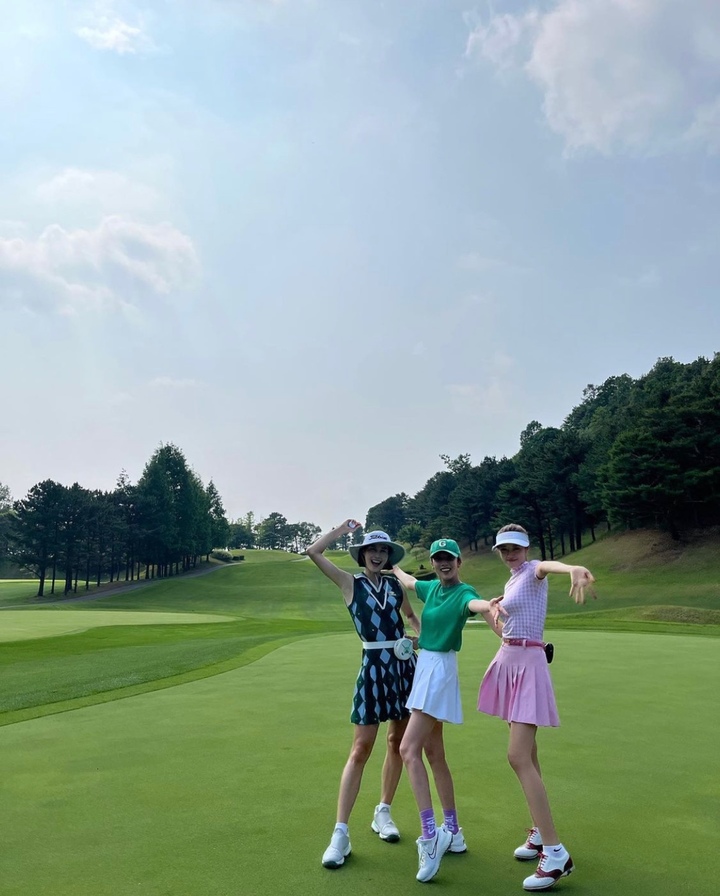 [서울=뉴시스] 이현이, 손담비, 서하얀. 2022.06.21.(사진=손담비 인스타그램 캡처) photo@newsis.com*재판매 및 DB 금지 *재판매 및 DB 금지