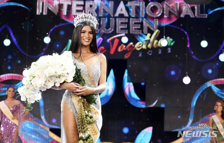 25일 태국 파타야에서 열린 '미스 인터내셔널 퀸 트랜스젠더 2022' 대회에서 1위에 오른 필리핀의 푸시아 앤 라베나. (사진=미스 인터내셔널 퀸 인스타그램 캡처)