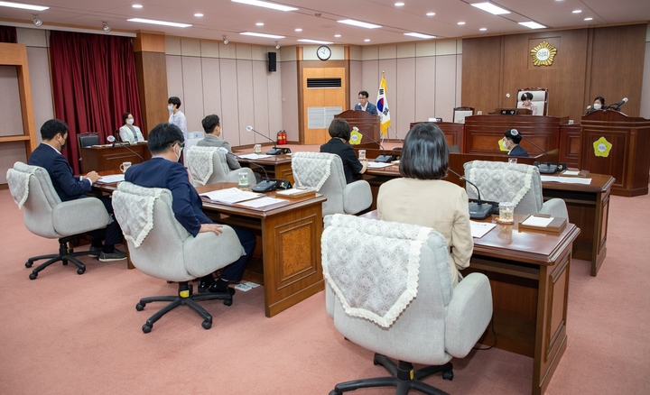 [증평=뉴시스] 증평군의회 본회의. (사진=증평군의회 제공) photo@newsis.com *재판매 및 DB 금지