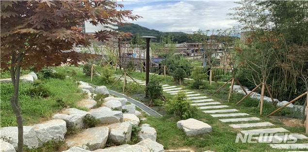 [전주=뉴시스]윤난슬 기자 = 여의주마을 생태숲 공원 모습.(사진=전주시 제공)