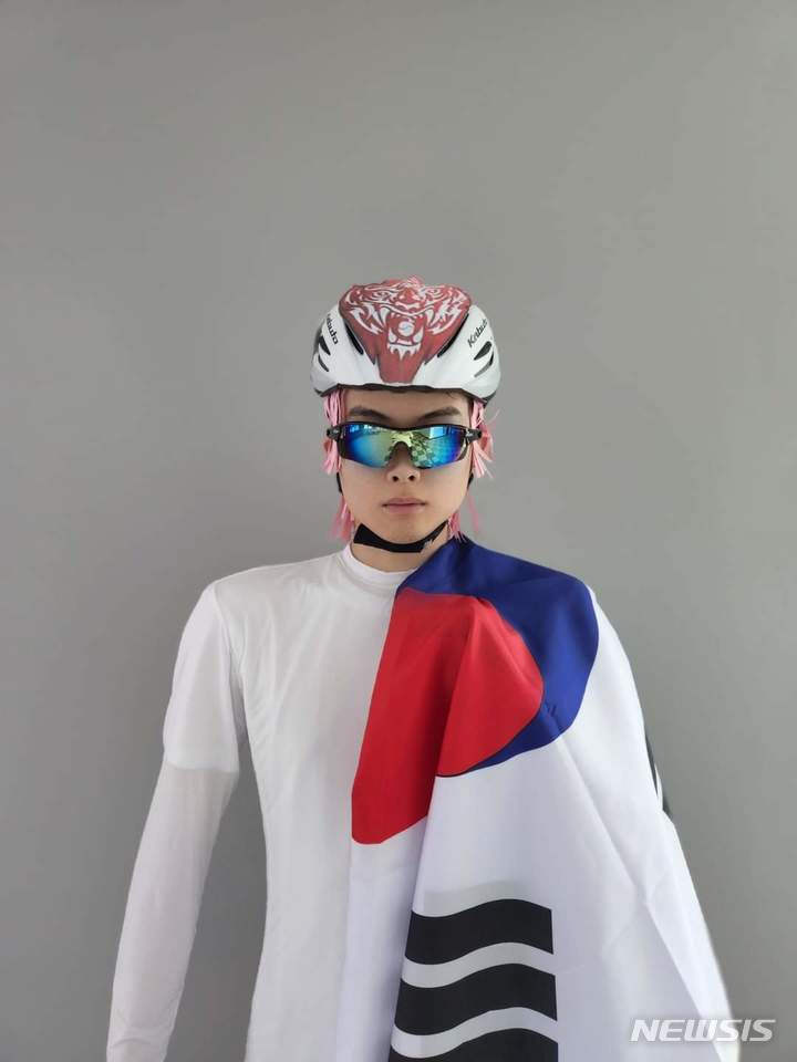의정부고등학교 학생이 2022 베이징동계올림픽 쇼트트랙 국가대표 곽윤기를 재현하고 있다. 의정부고 학생자치회 제공