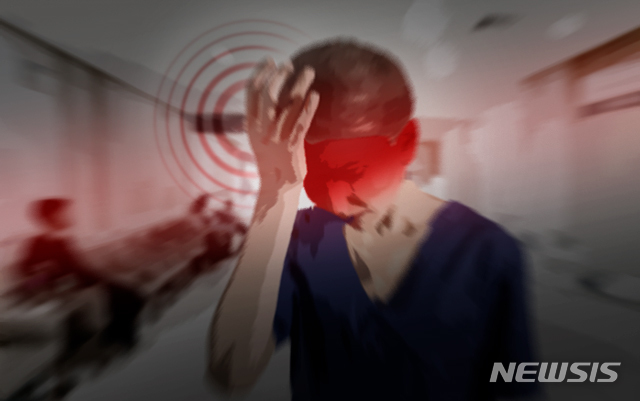 Unveiling the 80s Revival: How 2 Generations Are Redefining Fashion and Culture