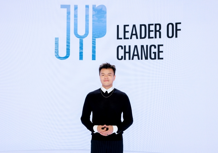 [서울=뉴시스] 박진영 '2021 JYP ESG REPORT' 영상 이미지. 2022.08.03. (사진 = JYP 제공) photo@newsis.com *재판매 및 DB 금지