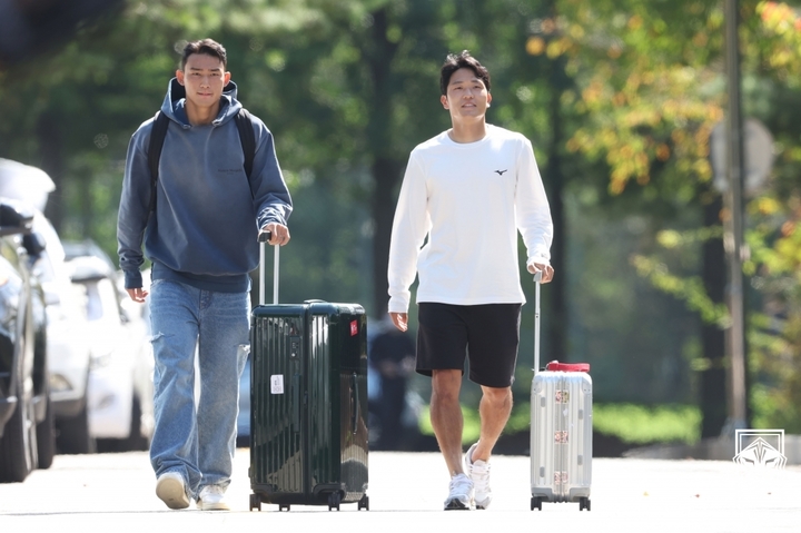 [서울=뉴시스]축구대표팀 나상호와 조유민. (사진=대한축구협회 제공)