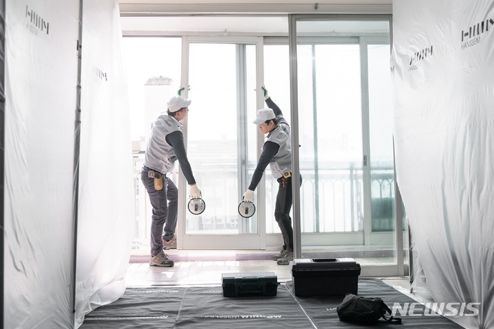 "고객 묶어두자"…'AS·인테리어 서비스'에 꽂힌 가구업계 - 뉴스 썸네일 이미지