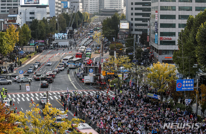 [서울=뉴시스] 정병혁 기자 = 주말 도심 집회. (사진은 기사와 직접 관련이 없습니다) 2022.10.22. jhope@newsis.com