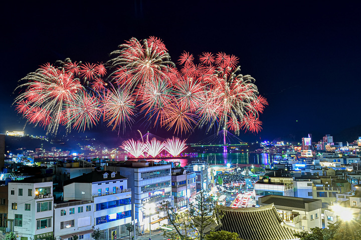 [여수=뉴시스] 여수밤바다 불꽃축제. photo@newsis.com *재판매 및 DB 금지