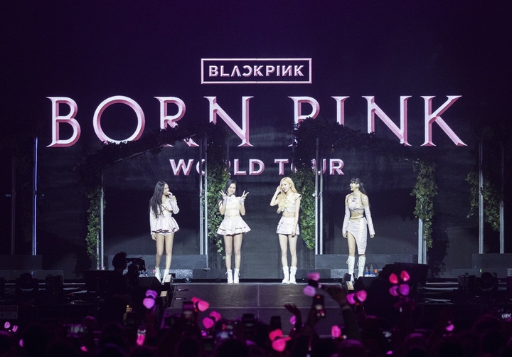블랙핑크, '본 핑크' 북미 첫 공연 성료…