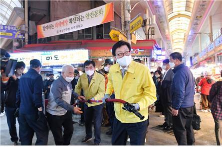 박형준 부산시장, 부전시장 방문해 소방시설 점검