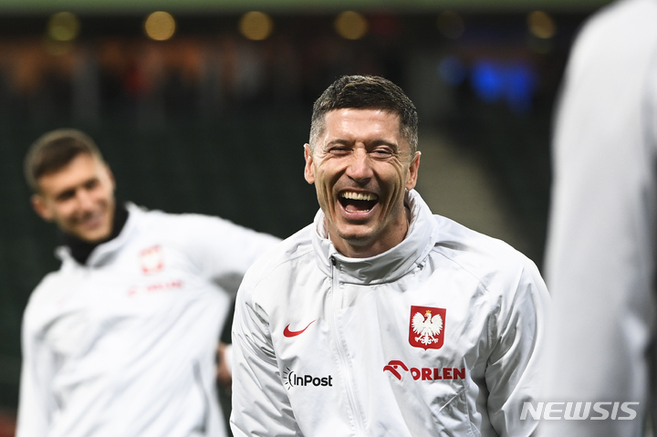 [바르샤바=AP/뉴시스]폴란드 축구대표팀 로베르토 레반도프스키. 2022.11.17.