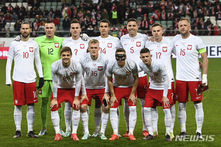 [바르샤바=뉴시스/AP] 폴란드 축구 국가대표팀. 2022.11.16