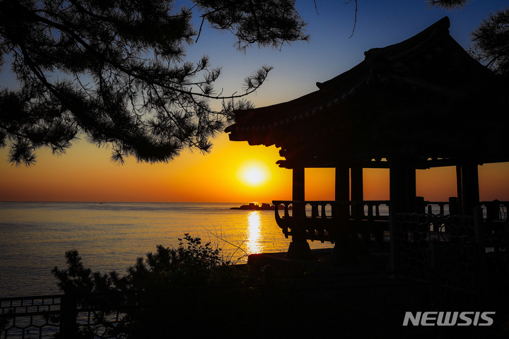 [서울=뉴시스] 천학정. (사진=한국관광공사 강원지사 모먼트스튜디오 제공) 2022.12.31. photo@newsis.com *재판매 및 DB 금지