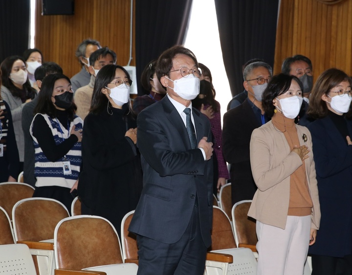 [서울=뉴시스] 정병혁 기자 = 조희연 서울시교육감이 지난 2일 서울 종로구 서울시교육청에서 열린 시무식에서 발언하고 있다.(사진=서울시교육청 제공) 2023.01.03. photo@newsis.com *재판매 및 DB 금지