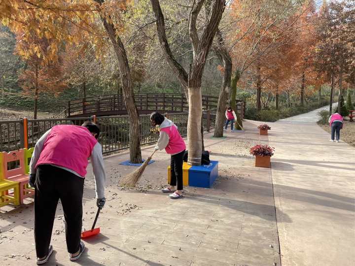 [진주=뉴시스] ‘월아산 숲속의 진주’, 자원봉사 참여자 환경정화 봉사활동. *재판매 및 DB 금지