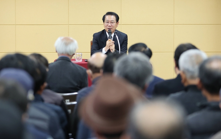 [괴산=뉴시스] 송인헌 괴산군수, 읍면 순방 주민과의 대화. (사진=괴산군 제공) photo@newsis.com *재판매 및 DB 금지