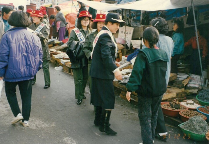 [김제=뉴시스]이동민 기자 = 1991년 12월 23일 김제 전통시장의 모습.(김제시 제공) *재판매 및 DB 금지