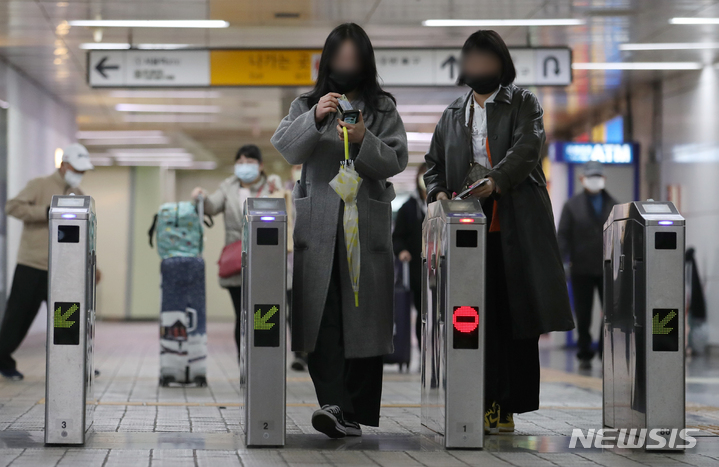 [서울=뉴시스] 지하철. (사진=뉴시스DB) photo@newsis.com 