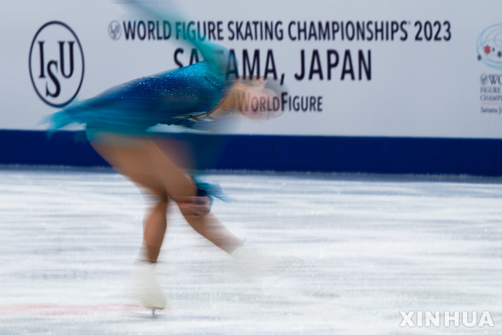 [사이타마=신화/뉴시스]이해인이 22일 일본 사이타마의 슈퍼아레나에서 열린 2023 국제빙상경기연맹(ISU)  피겨스케이팅 세계선수권대회 여자 싱글 쇼트프로그램에 출전해 연기하고 있다. 이해인은 기술 점수(TES) 39.51점, 예술점수(PCS) 34.11점 합계 73.62점으로 개인 최고 점수를 기록하며 2위에 올랐다. 2023.03.23.