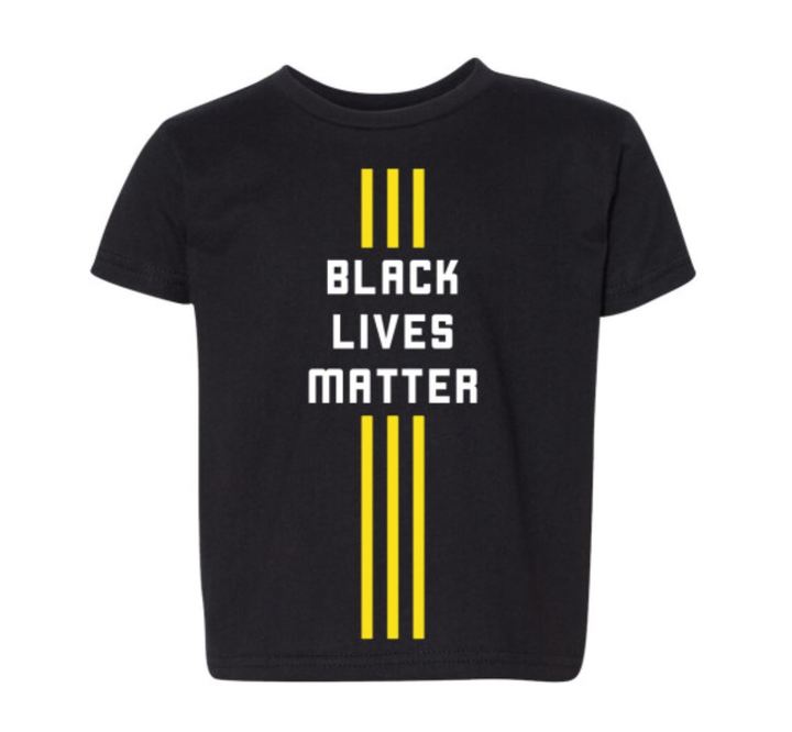 아디다스가 미국 상표청에 '흑인의 생명도 소중하다(BLM)' 상표 출원을 거부해 달라는 요청을 철회했다고 29일(현지시간) 영국 BBC가 보도했다. 사진은 해당 상표를 이용해 만들어진 티셔츠. 2023.03.29. *재판매 및 DB 금지