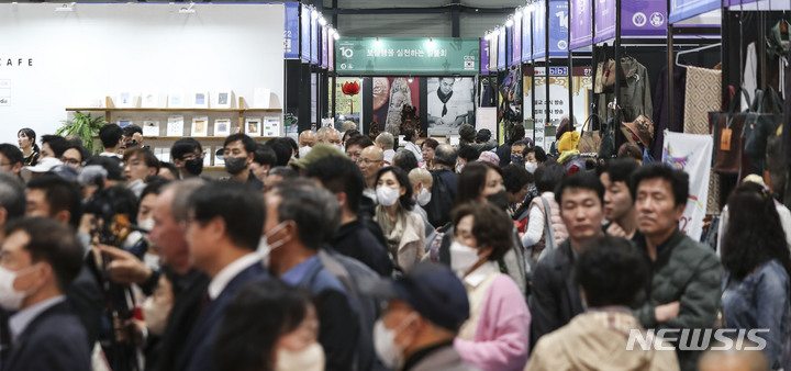 유료인데 더 몰렸다…'힙불교' 열풍에 박람회 사전등록 5만명