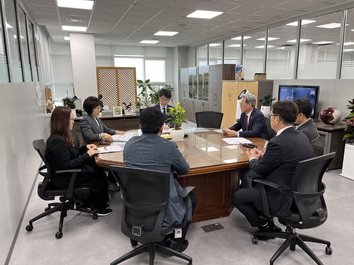 오태완 의령군수, 중앙부처 찾아 국어사전박물관 당위성 역설 *재판매 및 DB 금지