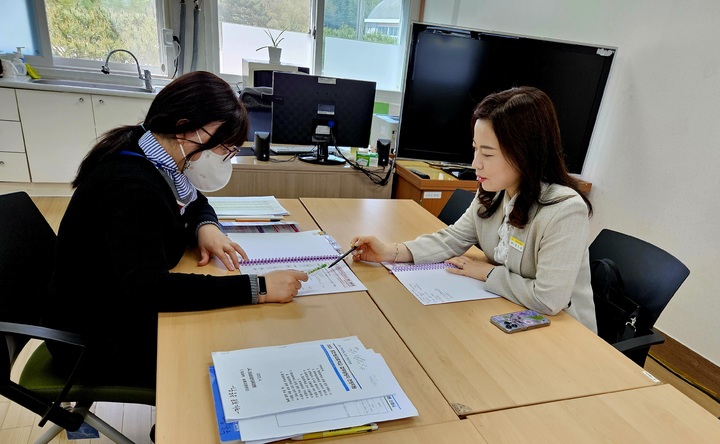 함안, 새 학기 방과후·초등돌봄 찾아가는 현장 지원  *재판매 및 DB 금지