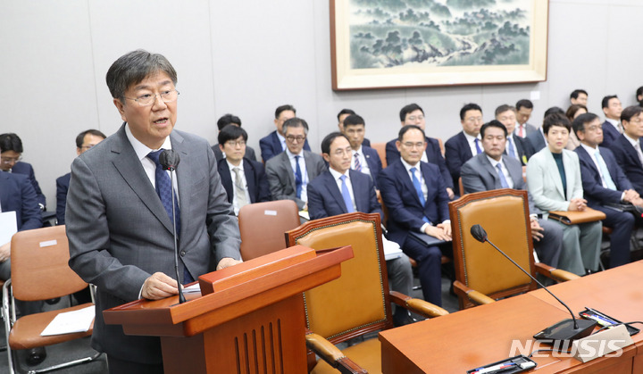 [서울=뉴시스] 전진환 기자 = 김대기 대통령비서실장이 24일 오후 서울 여의도 국회에서 열린 운영위원회에서 인사말을 하고 있다. 2023.05.24. amin2@newsis.com