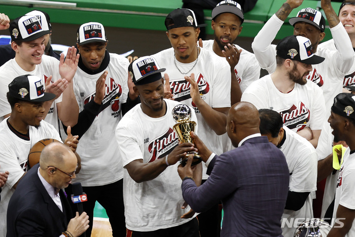 [보스턴=AP/뉴시스] 미국프로농구(NBA) 파이널 진출에 성공한 마이애미 히트. 2023.05.30