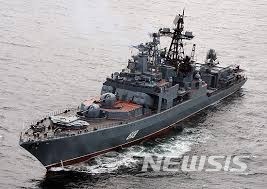 [서울=뉴시스]러시아 북해 함대 기지가 있는 세베로모르스크항에서 대잠함이 훈련하고 있다.(출처=러시아 국방부 홈페이지) 2023.6.1.