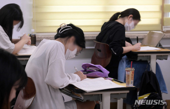 [서울=뉴시스] 공부하는 학생들. (사진=뉴시스 DB). photo@newsis.com