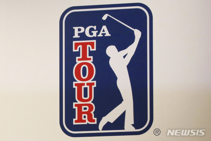 [도쿄=AP/뉴시스]2018년 11월20일(현지시간) 일본 도쿄에서 열린 미국프로골프(PGA) 투어 기자회견장의 로고. (자료=뉴시스DB). 2023.6.8