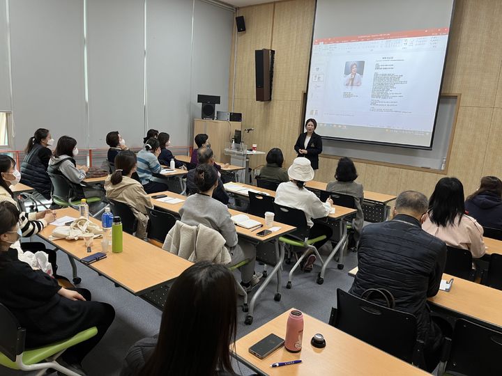 [대구=뉴시스] 대구 행복북구문화재단 구수산·대현도서관은 '2023년 특별문화강좌' 수강생을 모집한다. (사진=행복북구문화재단 제공) 2023.06.19. photo@newsis.com *재판매 및 DB 금지