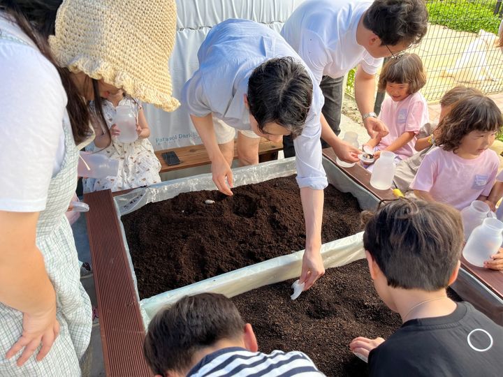 고고팜창원 크라우드펀딩 행사로 곤충체험 인기↑