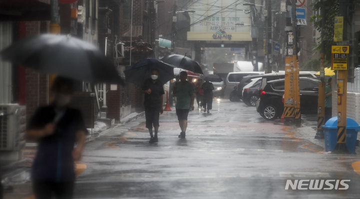 서울시, 호우주의보에 27개 모든 하천 통제