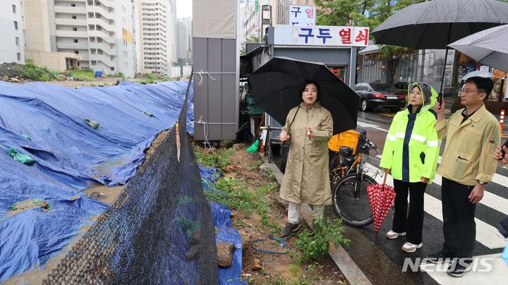 신계용 시장 점검 현장.