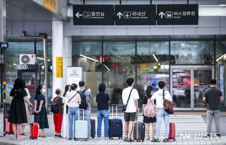 [서울=뉴시스] 정병혁 기자 = 13일 서울 강서구 김포국제공항. 2023.08.13. jhope@newsis.com