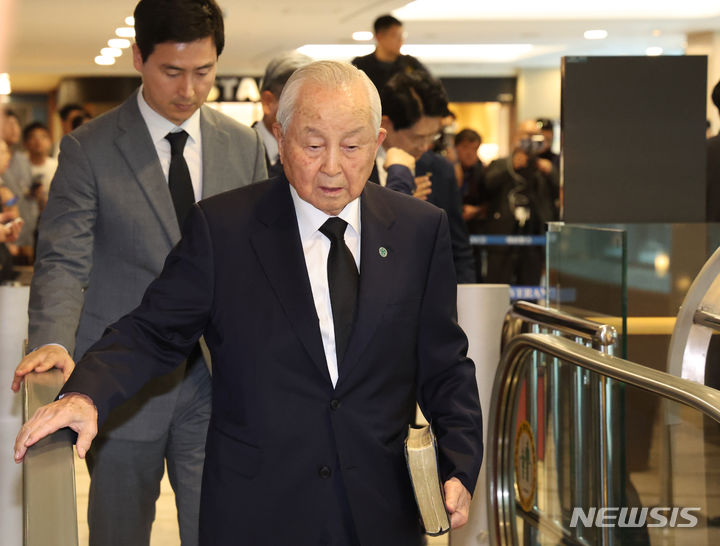 '해병특검 불출석' 김장환 목사, 내달 공판 전 증인신문
