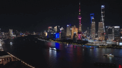 삼성전자가 지난 8일 중국 상하이에서 LED로 제작된 약 70m 길이의 '갤럭시 Z 플립5' 조형물 선박을 제작하고 선상 마케팅을 진행했다. (영상출처: 삼성전자 중국 웨이보) *재판매 및 DB 금지