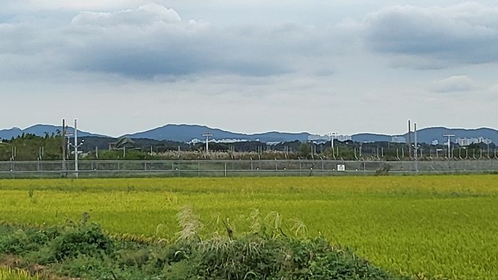 [뉴시스=서산]인근 마을 주민이 지목한 전투기 추락 지점. 2023.09.21. ssong1007@newsis.com *재판매 및 DB 금지