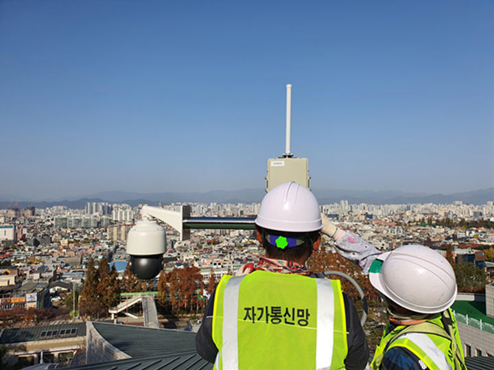 [대구=뉴시스]대구형 사물인터넷(IoT) 전용 LoRa자가통신망 구축 현장이다(사진=대구시 제공) 2023.10.04 photo@newsis.com *재판매 및 DB 금지