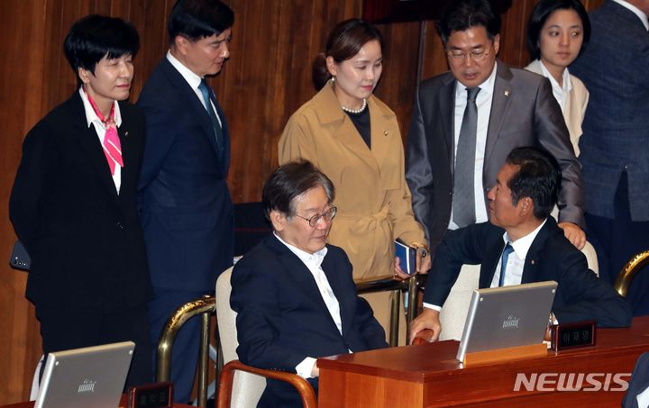 [서울=뉴시스] 조성봉 기자 = 이재명 더불어민주당 대표가 6일 오후 서울 여의도 국회 본회의장에서 열린 제410회국회(정기회) 제9차 본회의에 참석하고 있다. 2023.10.06. suncho21@newsis.com