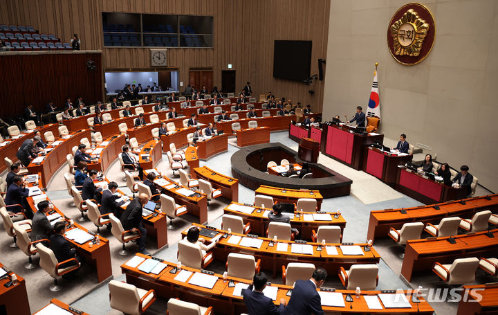 [서울=뉴시스] 추상철 기자 = 6일 오전 서울 여의도 국회에서 예산결산특별위원회 전체회의가 열리고 있다. 2023.11.06. scchoo@newsis.com