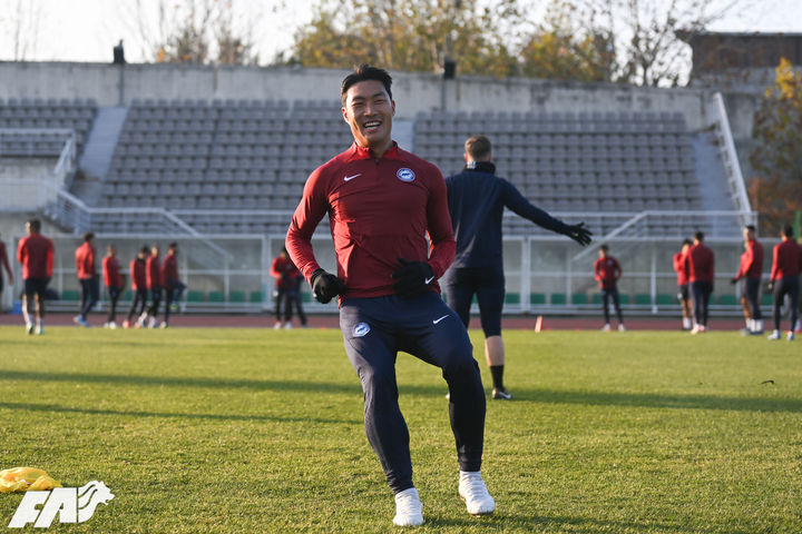 [서울=뉴시스] 귀화한 한국계 공격수이자 싱가포르 국가대표 송의영. (사진=싱가포르축구협회 SNS 캡처) *재판매 및 DB 금지