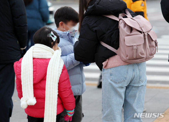 '아동친화?' 청주시, 출퇴근 돌봄 공백에 맞벌이부모 한숨