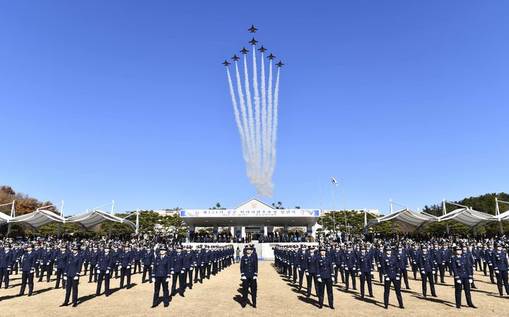 [진주=뉴시스] 공군 블랙이글스 축하 비행.(사진=뉴시스DB).photo@newsis.com *재판매 및 DB 금지