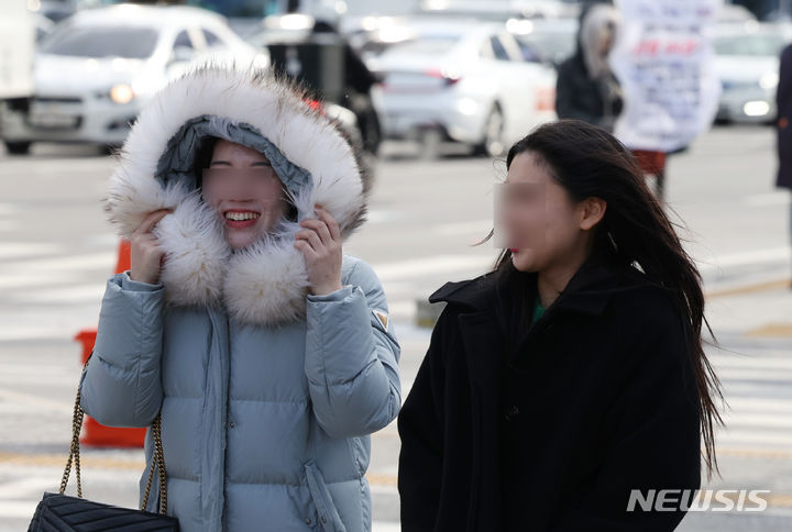 충북 영하 15도까지 기온 뚝 "빙판길 주의"