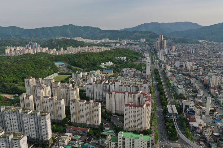 한 집에서 평균 7년9개월 거주…이사 이유는 "시설" 49% 