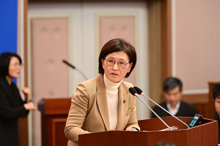 거제시의회 제243회 제3차 정례회, 최양희·정명희·한은진 의원 시정질문 - 뉴스 썸네일 이미지