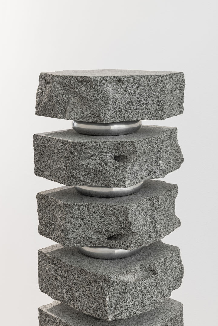 박성원, 적의積意-15029, 2011, 화강석,알루미늄 링, 136.5 × 25 × 24 cm *재판매 및 DB 금지
