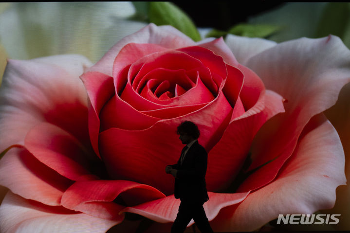 "작년엔 암호화폐였지만...올해는 AI가 다보스포럼 장악" - 뉴스 썸네일 이미지